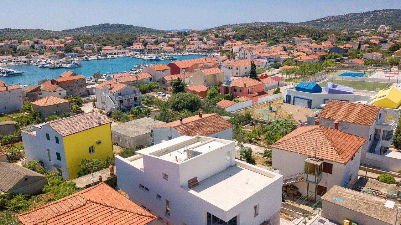 Vila Regina Apartment Rex With Swimming Pool Jezera Kültér fotó