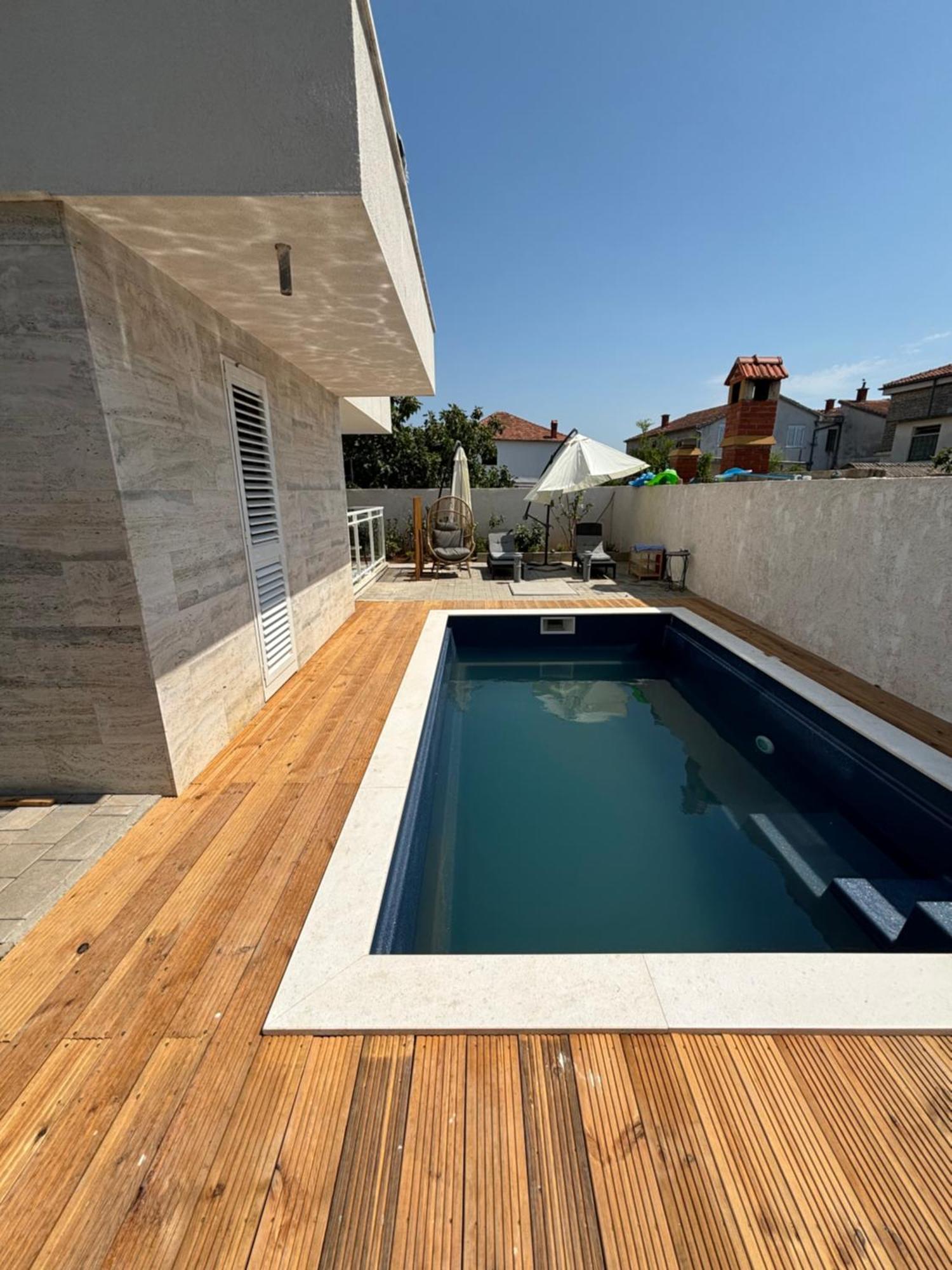Vila Regina Apartment Rex With Swimming Pool Jezera Kültér fotó